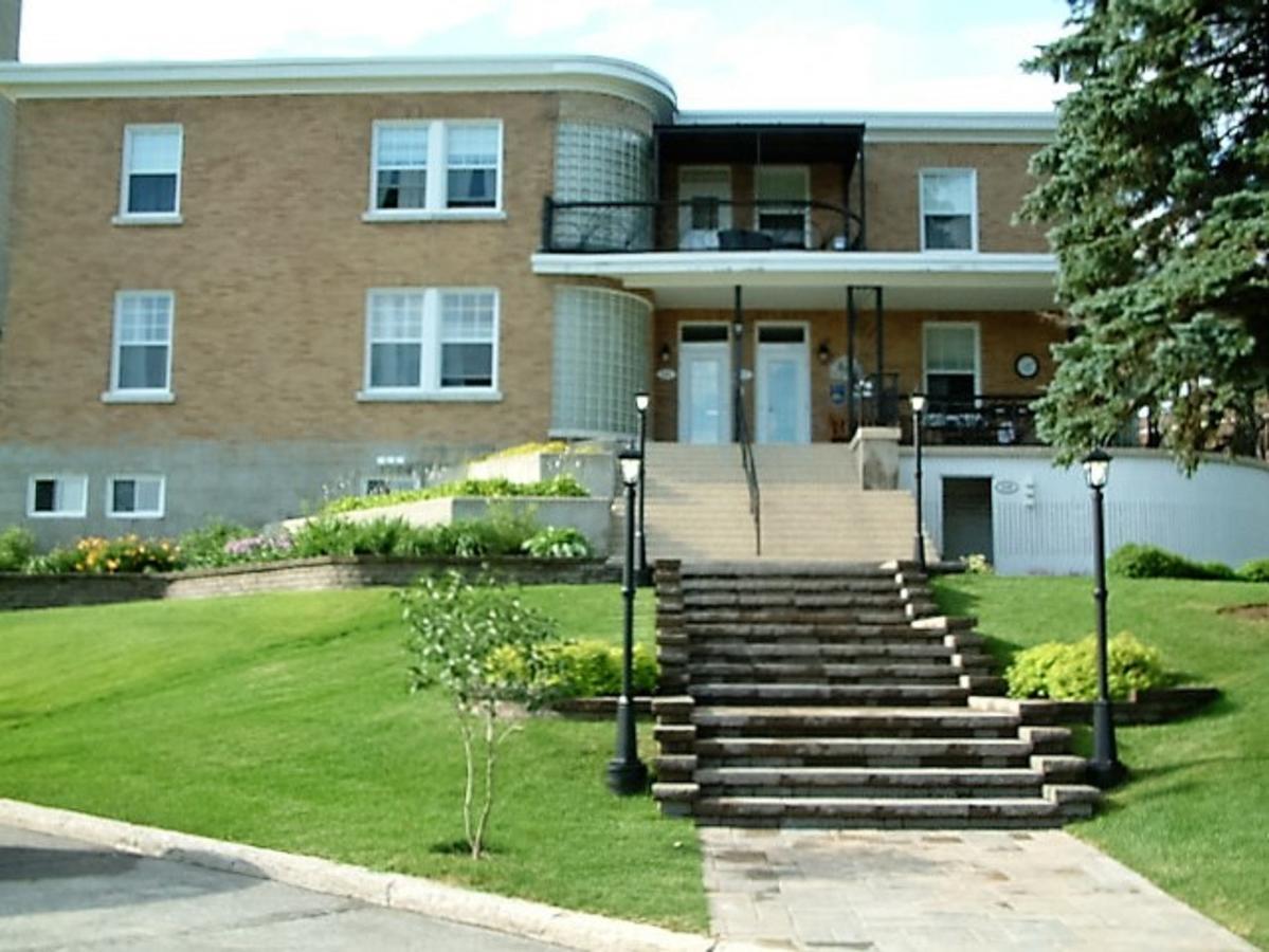 Auberge Le St-Georges Chicoutimi Exteriör bild