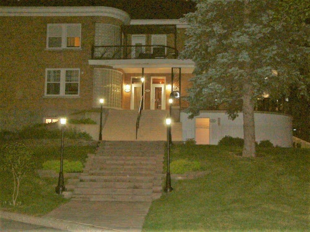Auberge Le St-Georges Chicoutimi Exteriör bild